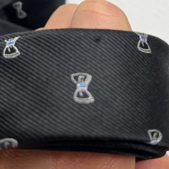Paul Fredrick Bow Tie 100% Silk Tie - Picture 2 of 5
